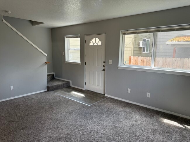 Building Photo - 5623 SE 84th Ave