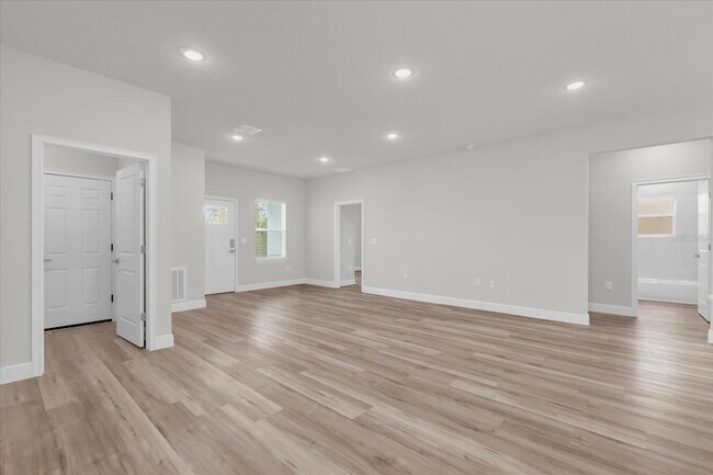 Building Photo - 13673 SW 43rd Cir