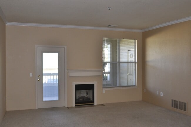 Building Photo - 6009 Castlegate Dr W