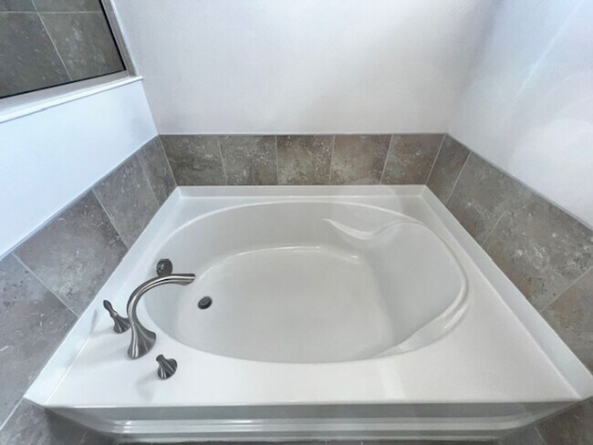 Building Photo - SPECTACULAR MODERN HOME!!Relaxing water views- MOVE IN September 2026-2 story 4 bed 3.5 bath HM i...