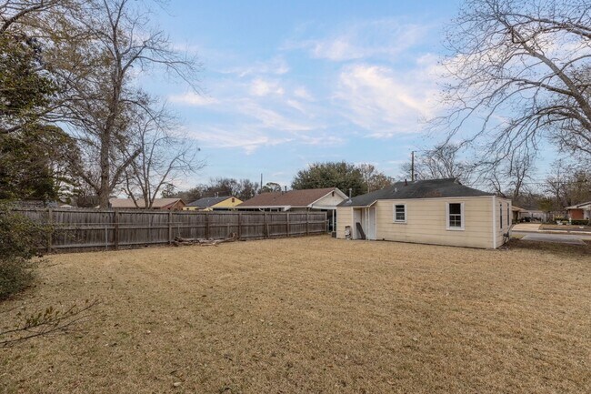 Building Photo - 3320 W Tuskegee Cir
