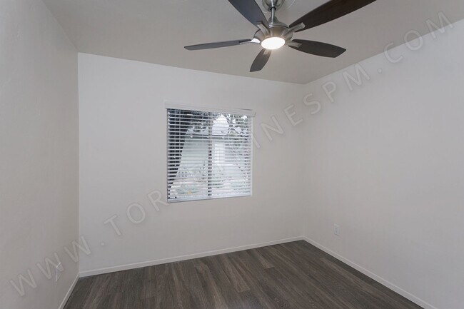 Building Photo - *OPEN HOUSE: 8/30 3-4PM* 1BR w/ Parking an...