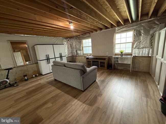 Building Photo - 305 Crosswinds Dr