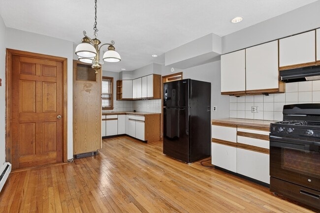 Building Photo - 49 Springvale Ave