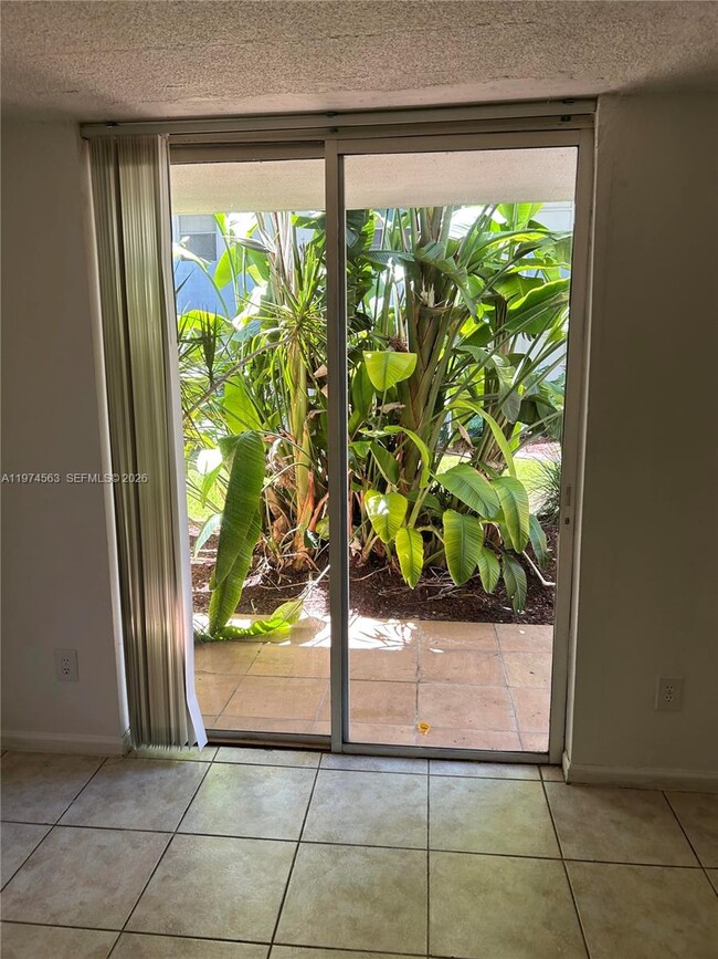 Building Photo - 1801 S Treasure Dr