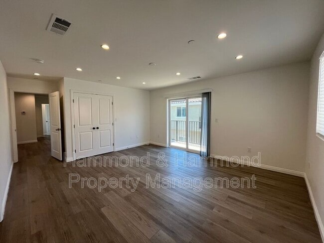 Building Photo - 12680 Bradley Ave