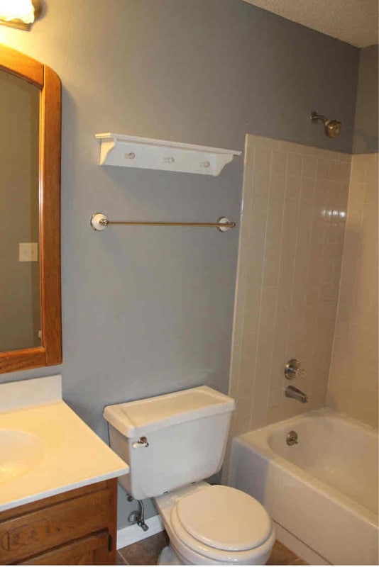 Building Photo - 8259 Golf Ridge Dr