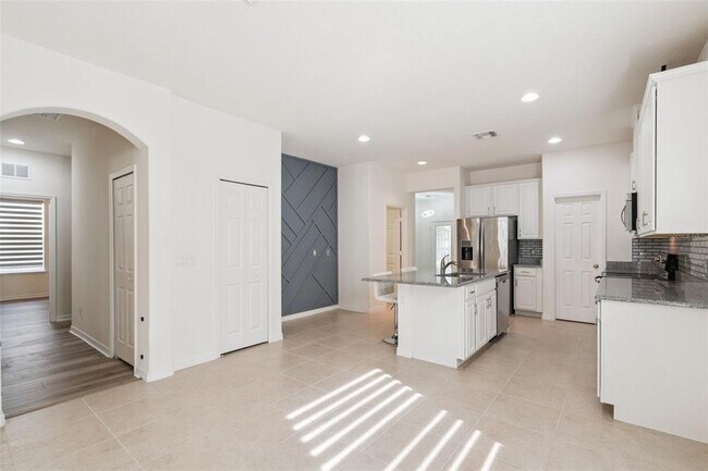 Building Photo - 3520 Sagamore Ln