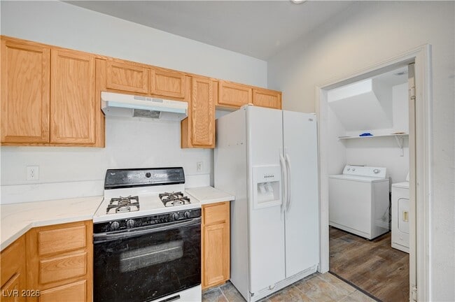 Building Photo - 9299 Adamshurst Ave