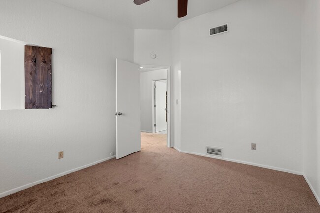 Building Photo - 9413 N Albatross Dr