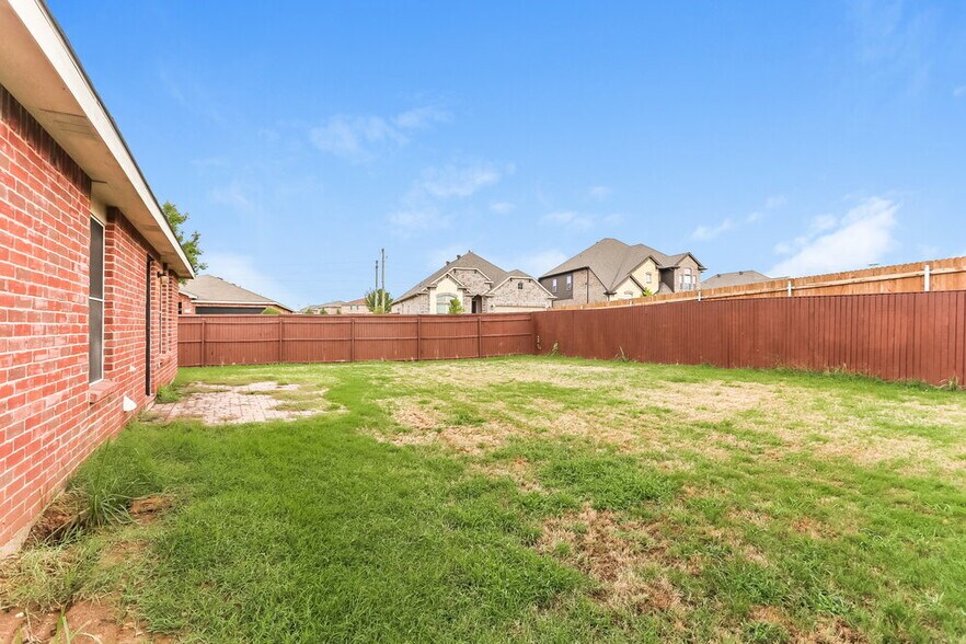 Building Photo - 8126 Stowe Springs Ln