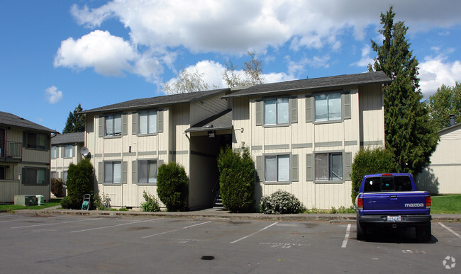 Building Photo - Maple Lane Court