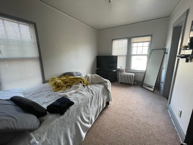 Building Photo - 3358 N Cambridge Ave