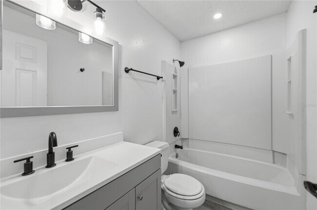 Building Photo - 2955 SE 53rd Ct