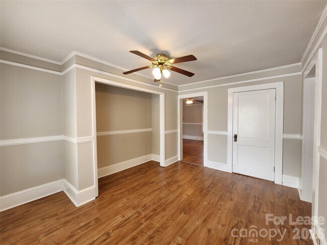 Building Photo - 1507 Ln St