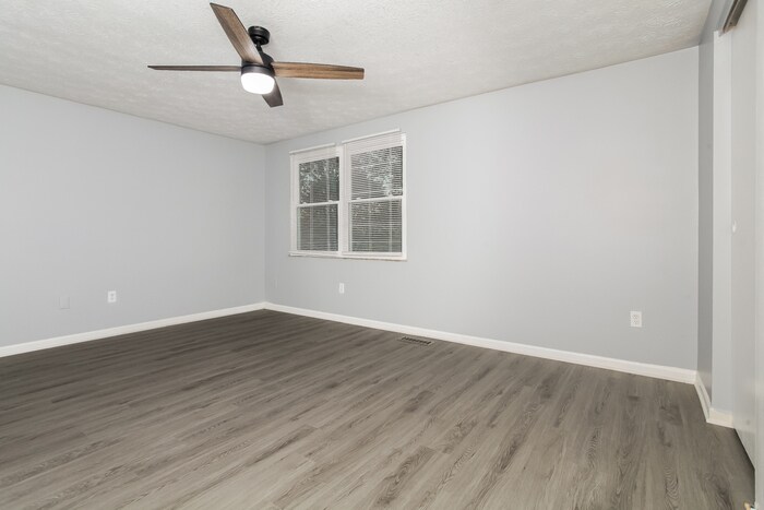 Building Photo - 7847 Kingsgate Way