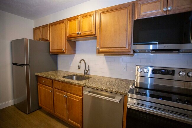 Building Photo - 5 Washington St