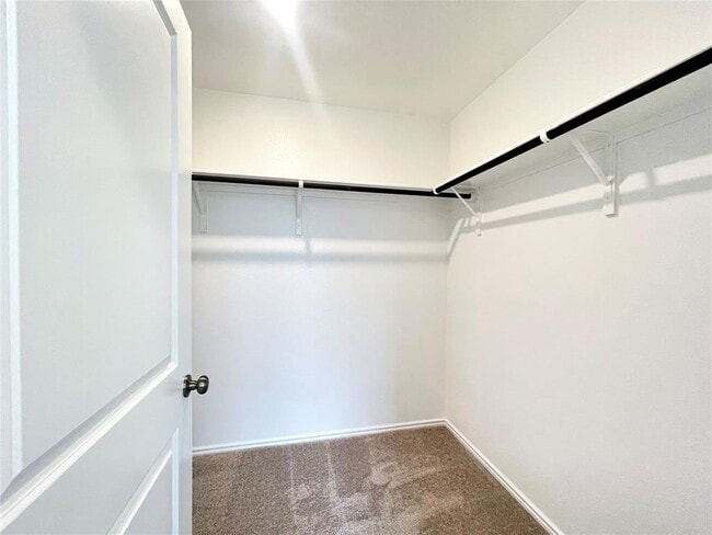 Building Photo - 305 Milliner Lp