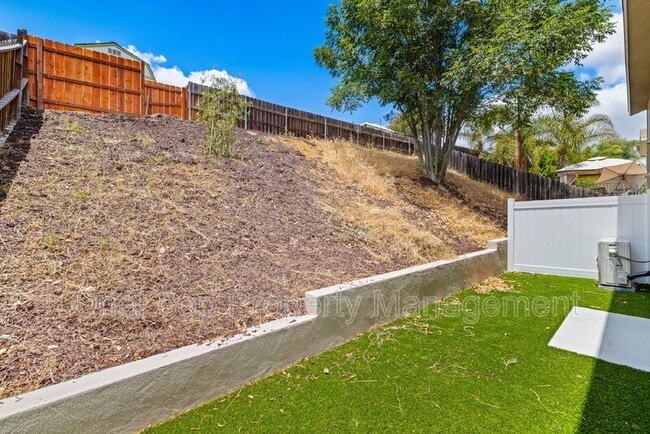 Building Photo - 6256 E Lake Dr