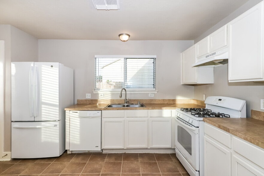 Building Photo - 7431 Leightonfield Ct