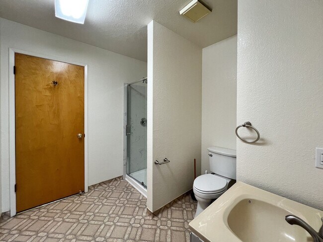 Building Photo - Three Bedroom St. Helena Home with Stunnin...