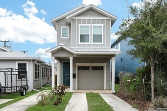 Building Photo - 507 Elmhurst Ave