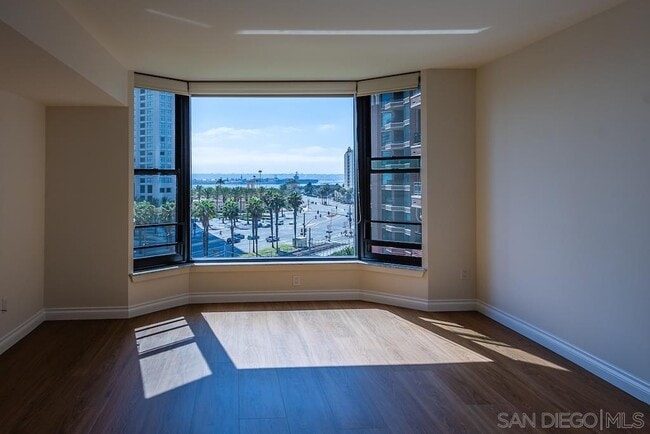Building Photo - 500 W Harbor Dr