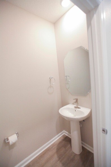 Building Photo - 57 Mustard Hl Ct