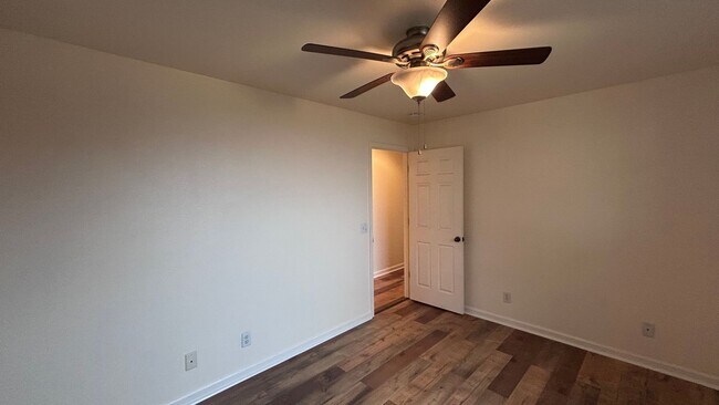 Building Photo - 14575 Avenida Central