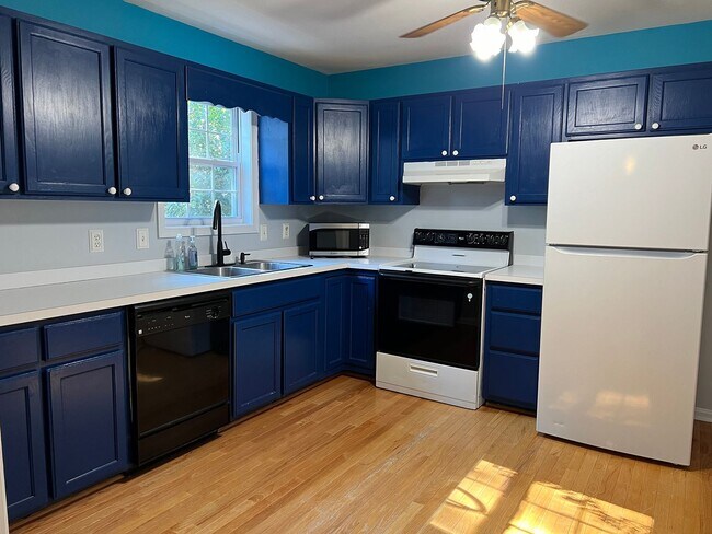 Building Photo - YEAR-ROUND - UNFURNISHED - SINGLE FAMILY - LEWES