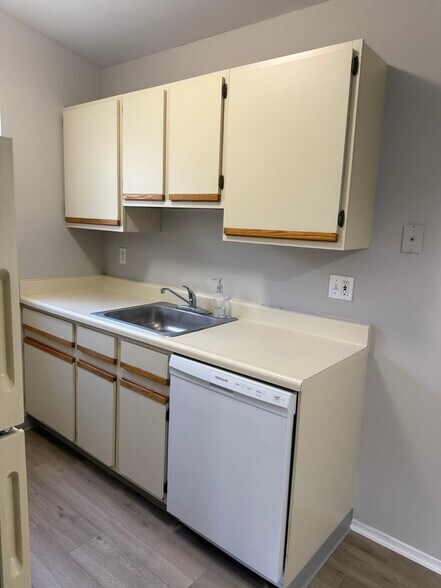 Building Photo - 1267 Oxford Manor Ct