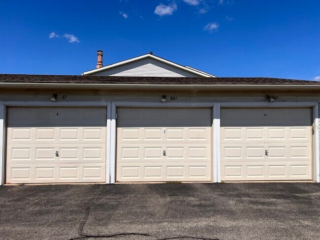 Building Photo - 951 Wilshire Ct