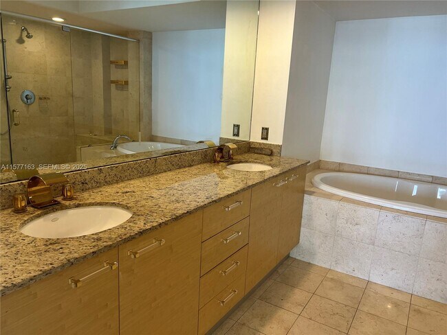 Building Photo - 1830 S Ocean Dr