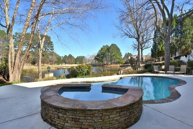 Building Photo - 7610 Wentworth Dr
