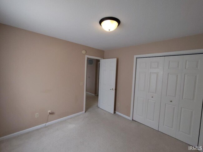 Building Photo - 9509 Hidden Village Pl