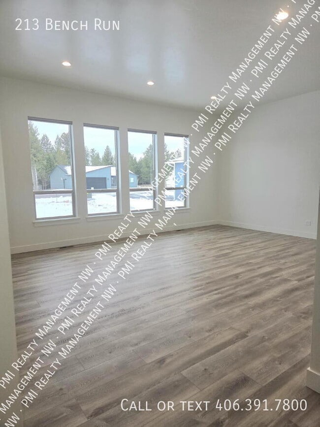 Building Photo - 213 Bench Run