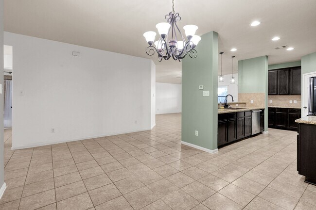 Building Photo - 23310 E Pine Ivy Ln
