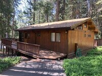 Building Photo - Adorable cabin in the woods!