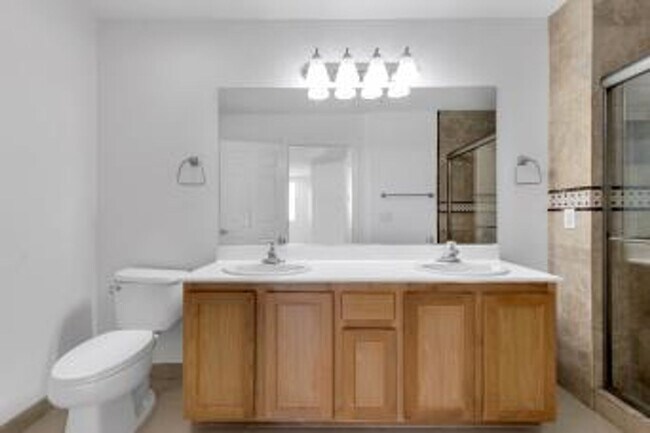 Building Photo - Two bedroom Park Avenue Condo/Freshly pain...