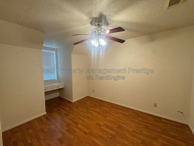 Building Photo - 4422 Egret Dr