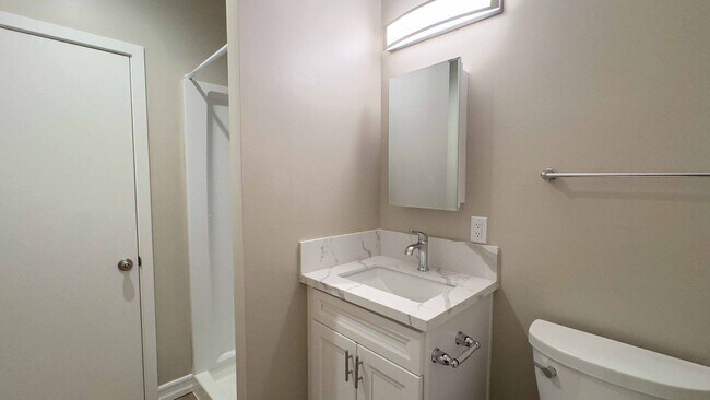 Building Photo - DL Georgia