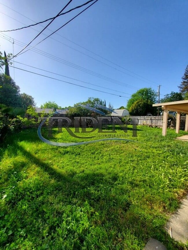 Building Photo - Cute 3 bedroom, 2 bath house