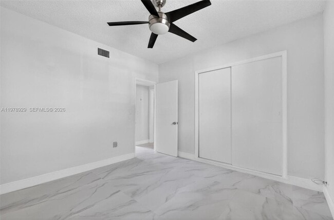 Building Photo - 1470 N Treasure Dr