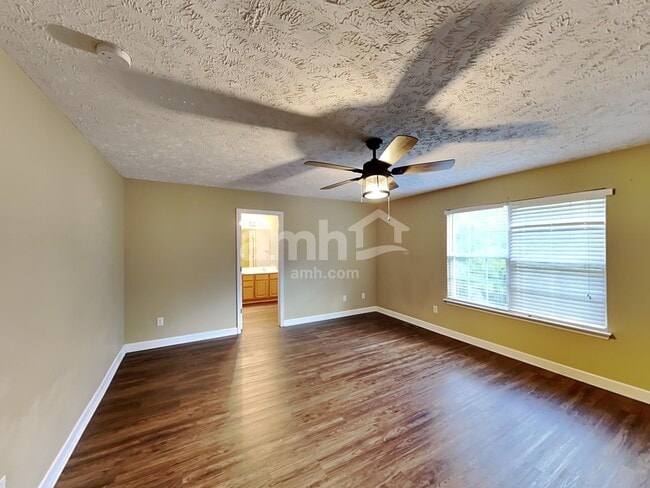 Building Photo - 3404 Bent Wood Cv