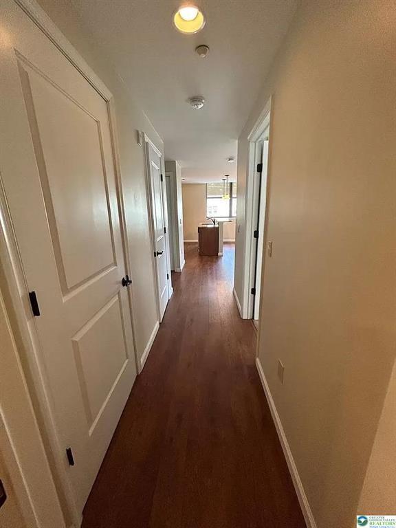 Building Photo - 528 N New St