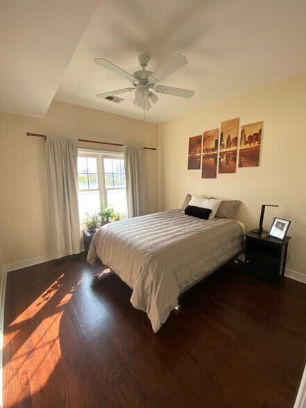 Building Photo - 811 W Superior St