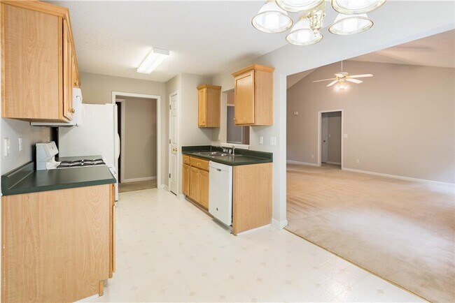 Building Photo - 227 Westwind Dr