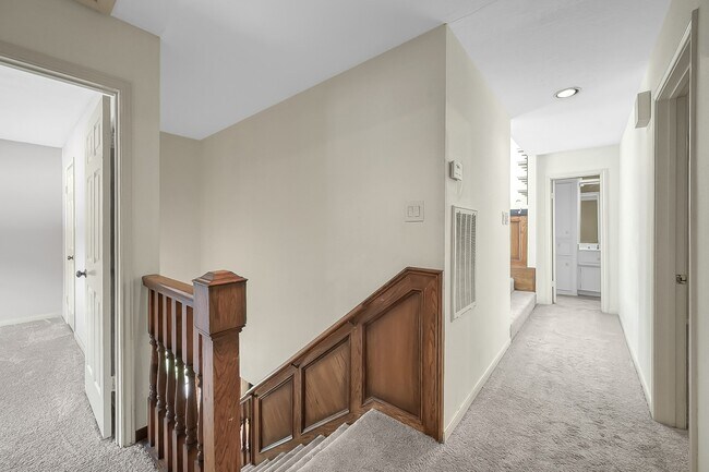 Building Photo - 1807 Brookchester Dr