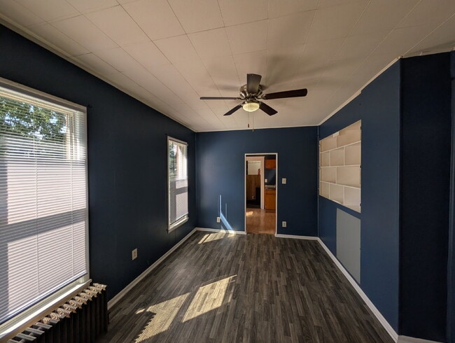 Building Photo - 202 E Barker Ave