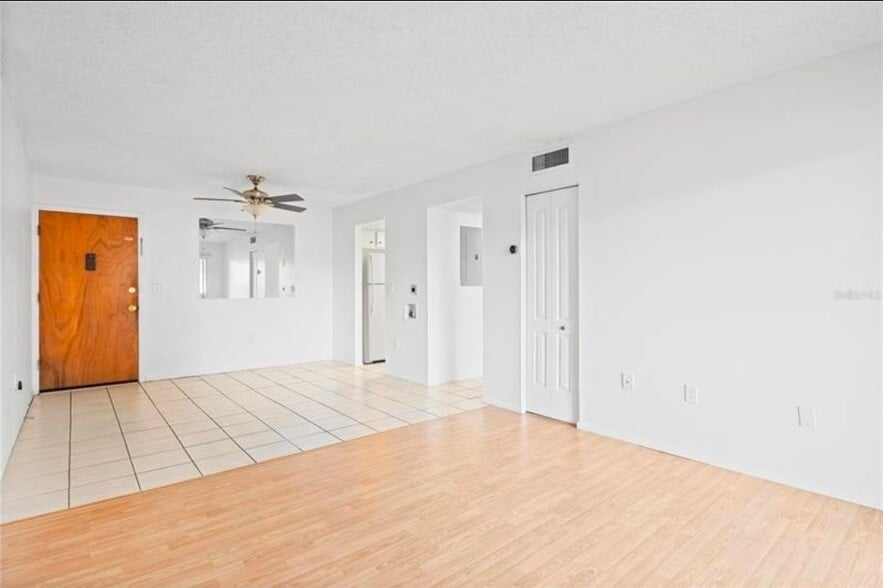 Building Photo - 920 N Lake Destiny Rd